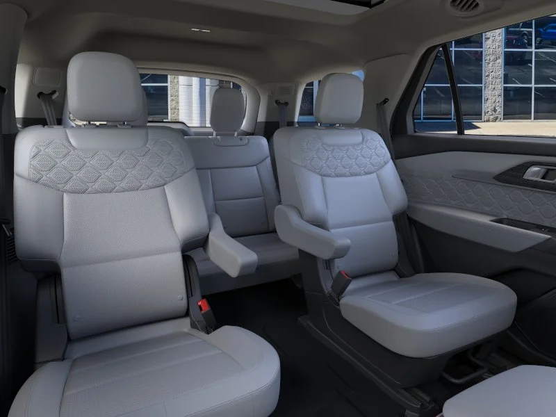 New 2026 Star White Metallic Tri-Coat Ford Platinum® image 11