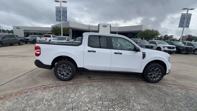 New 2026 Oxford White Ford XLT image 13
