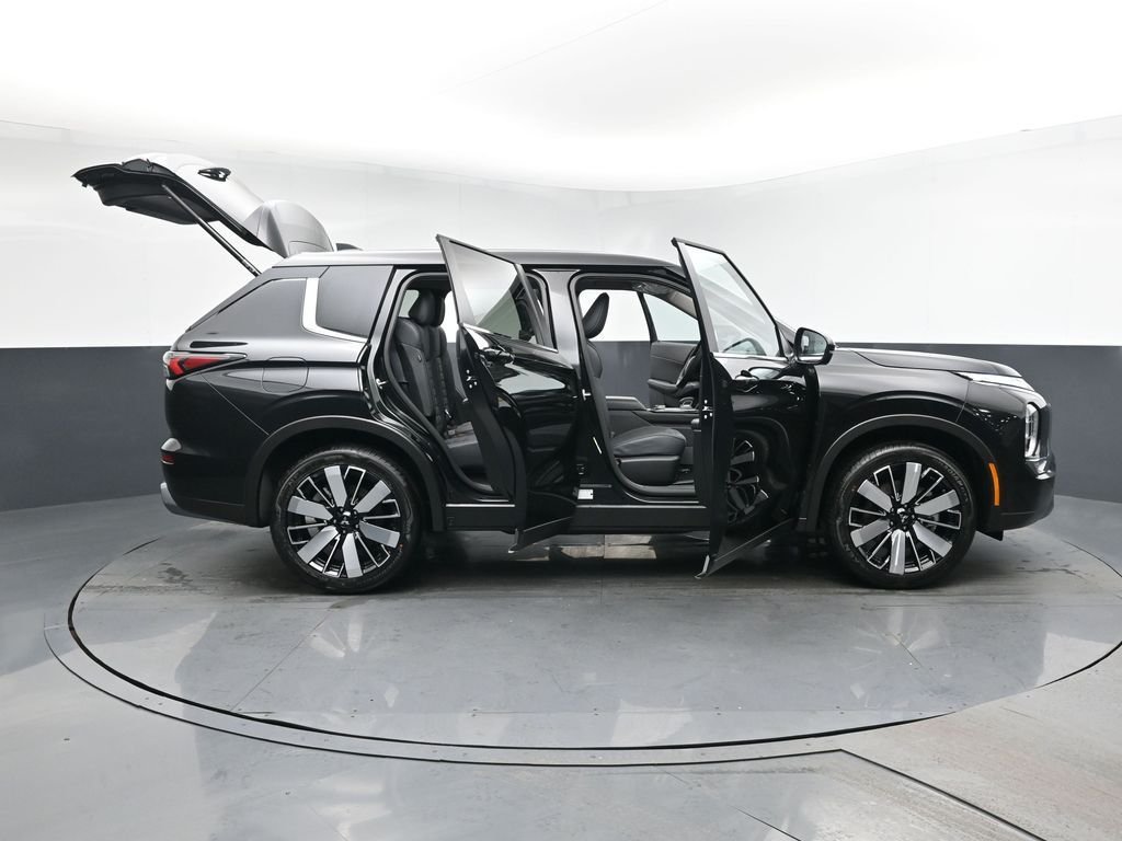 New 2026 Black Mitsubishi SE image 28
