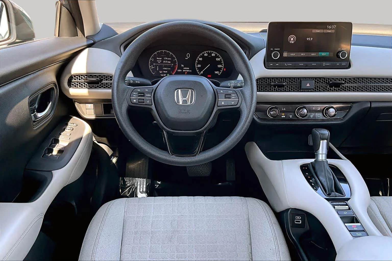 Used 2023 Nordic Forest Pearl Honda LX image 6