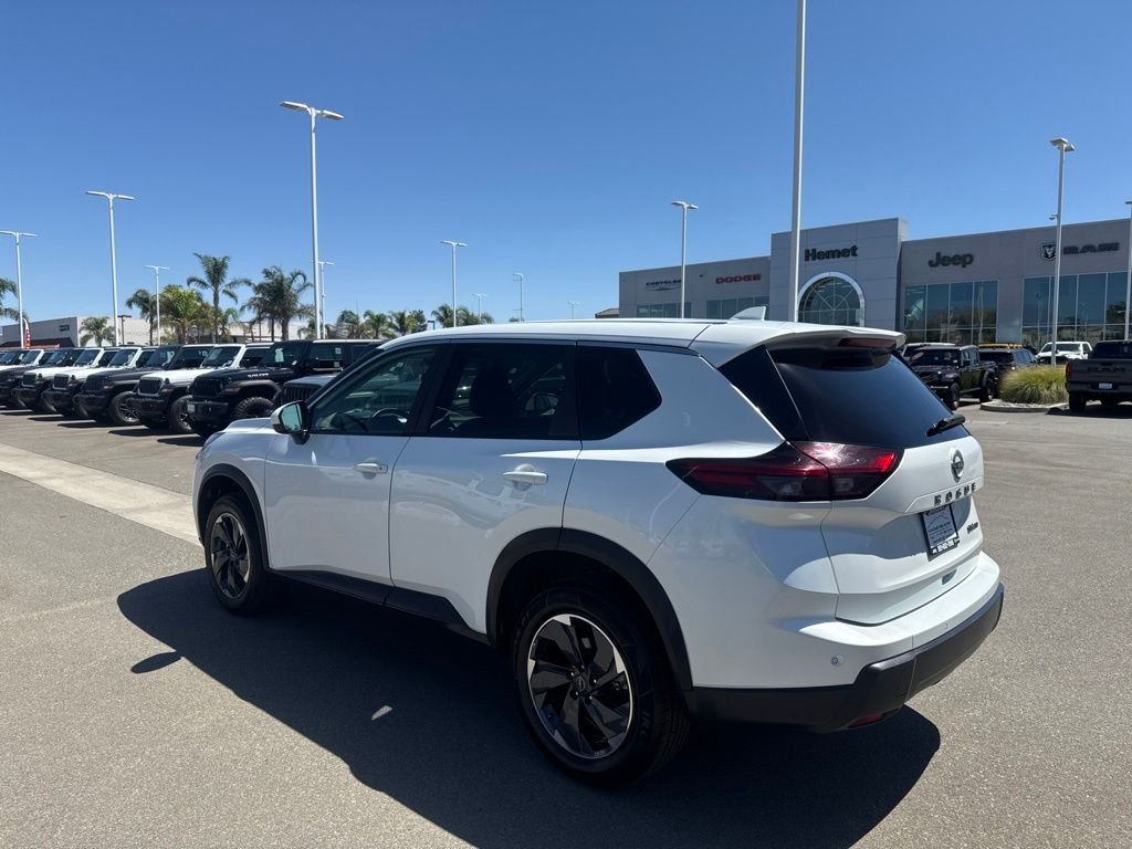 Used 2024 White Nissan SV image 4