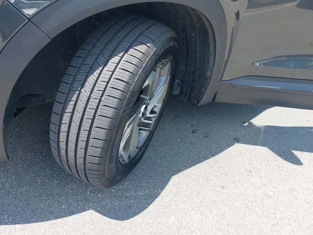 Used 2023 Gray Hyundai SEL image 30