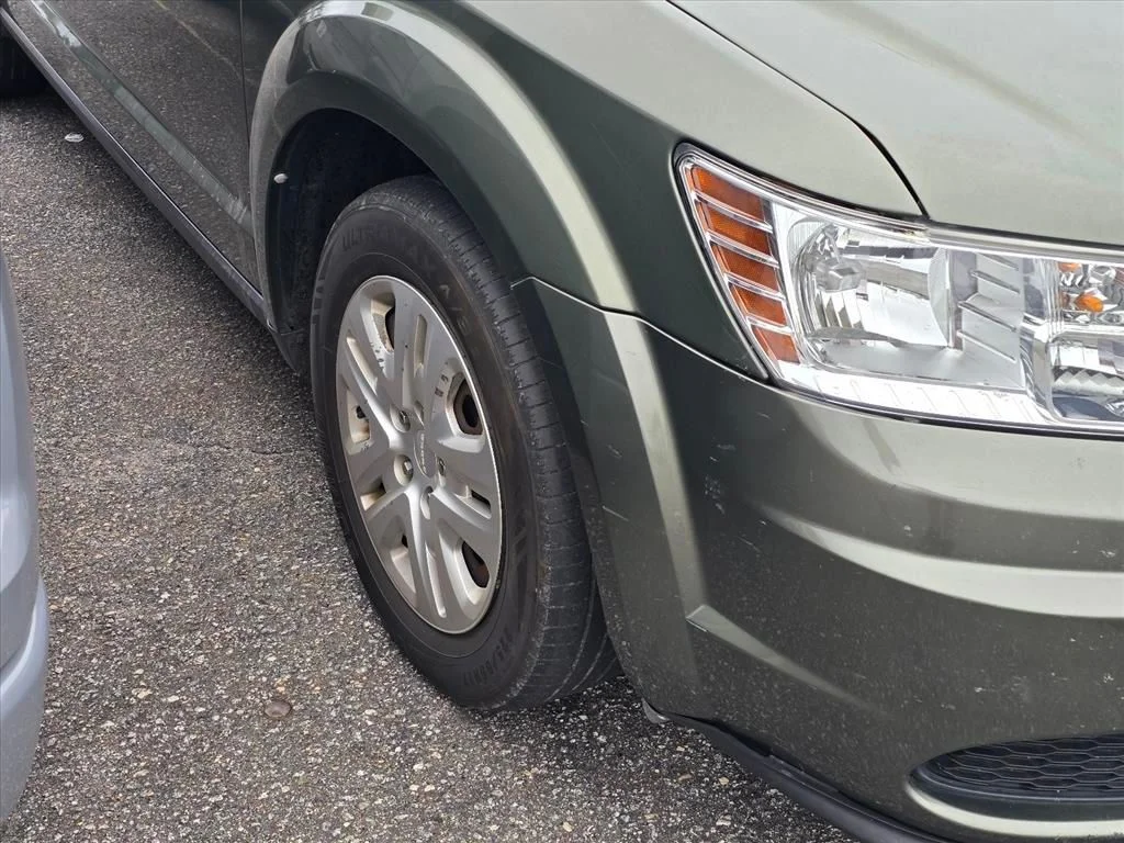 Used 2019 Green Dodge SE image 17