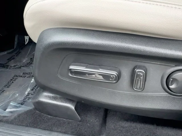 Used 2024  Honda EX-L image 22