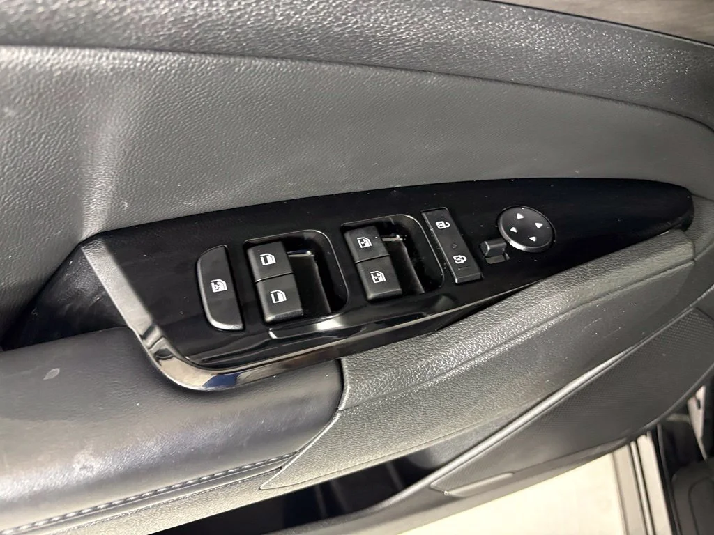 Used 2023 Black Kia X-Line image 14