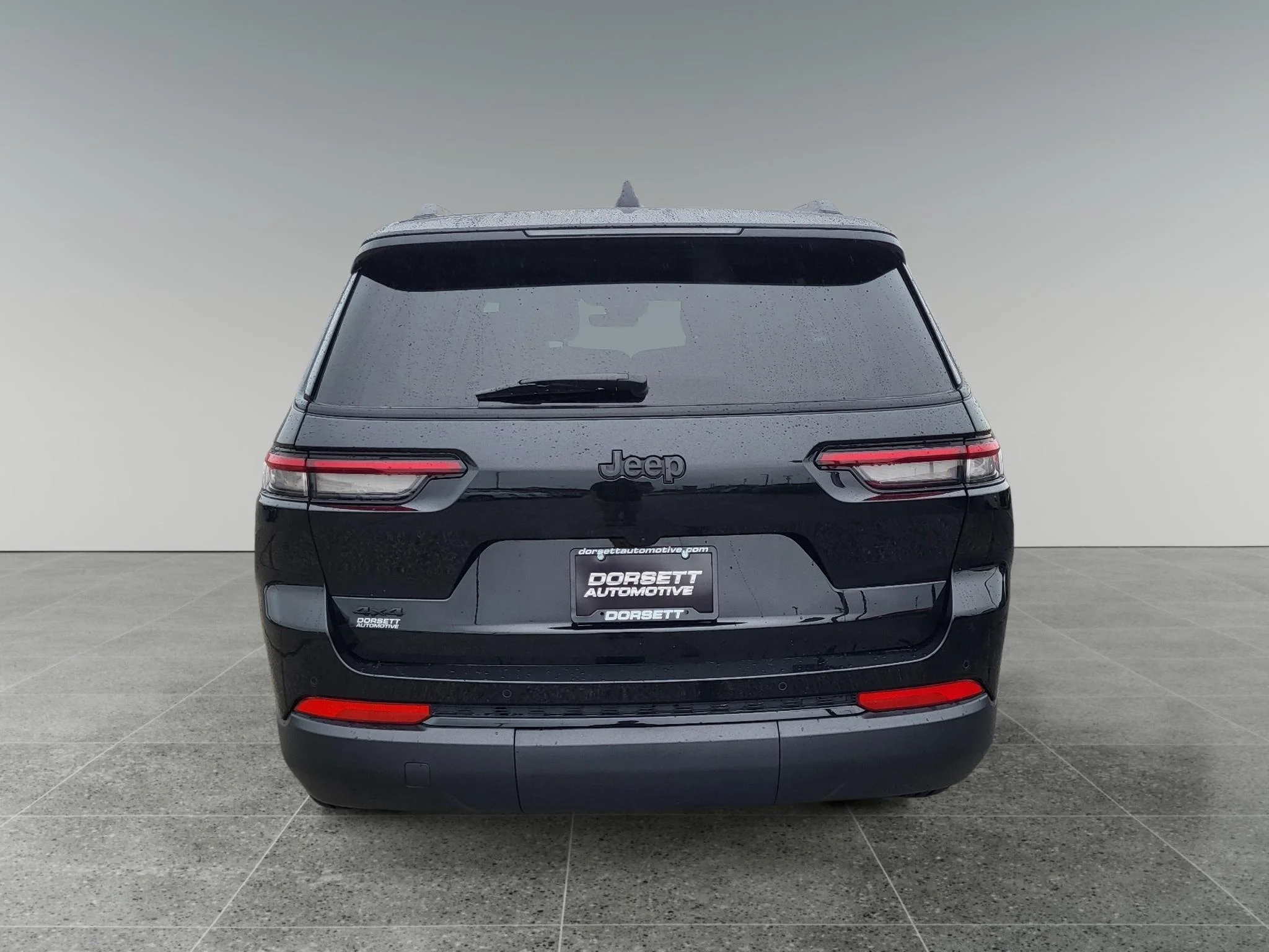 Used 2025 Diamond Black Crystal Pearlcoat Jeep Altitude X image 7