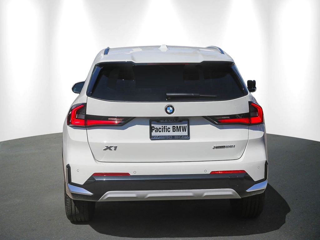 New 2026 Alpine White BMW xDrive28i image 5