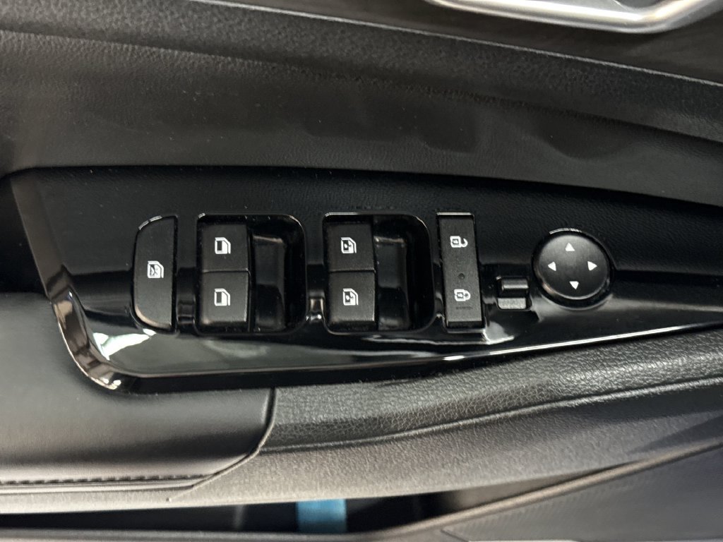 Used 2023 Sapphire Blue Kia X-Line image 15