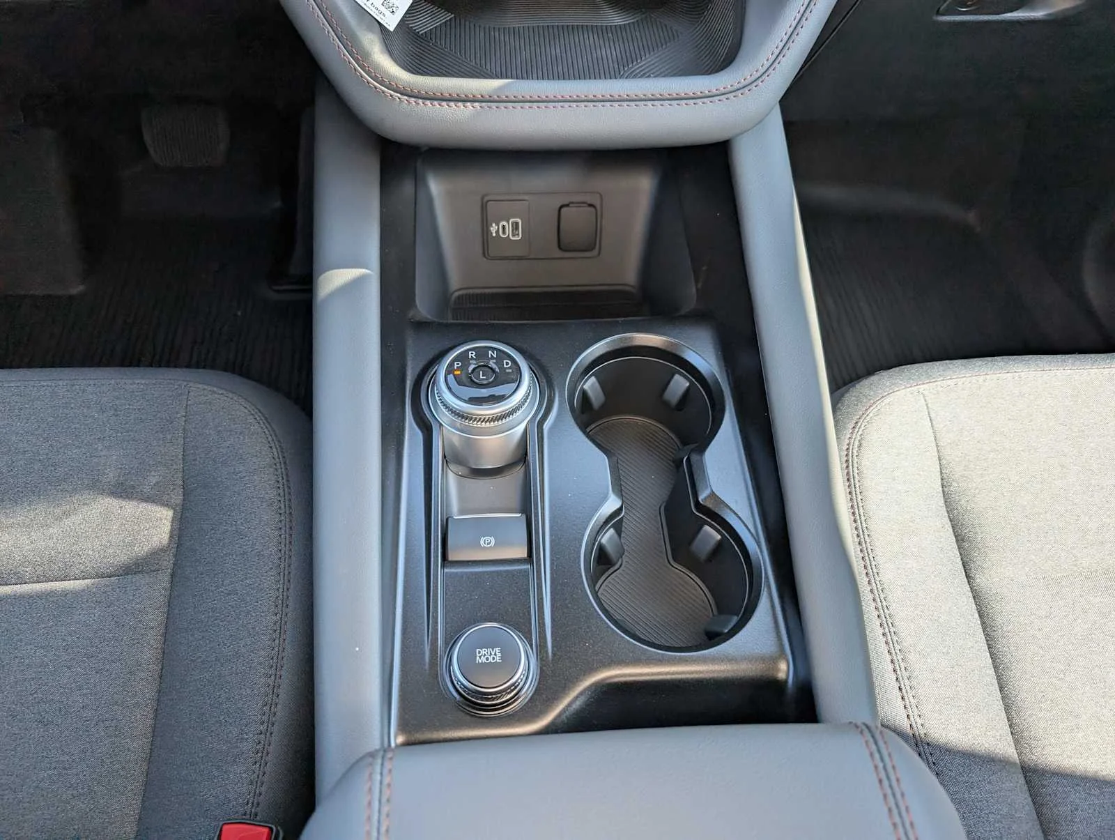 New 2026 Carbonized Gray Metallic Ford Active image 13