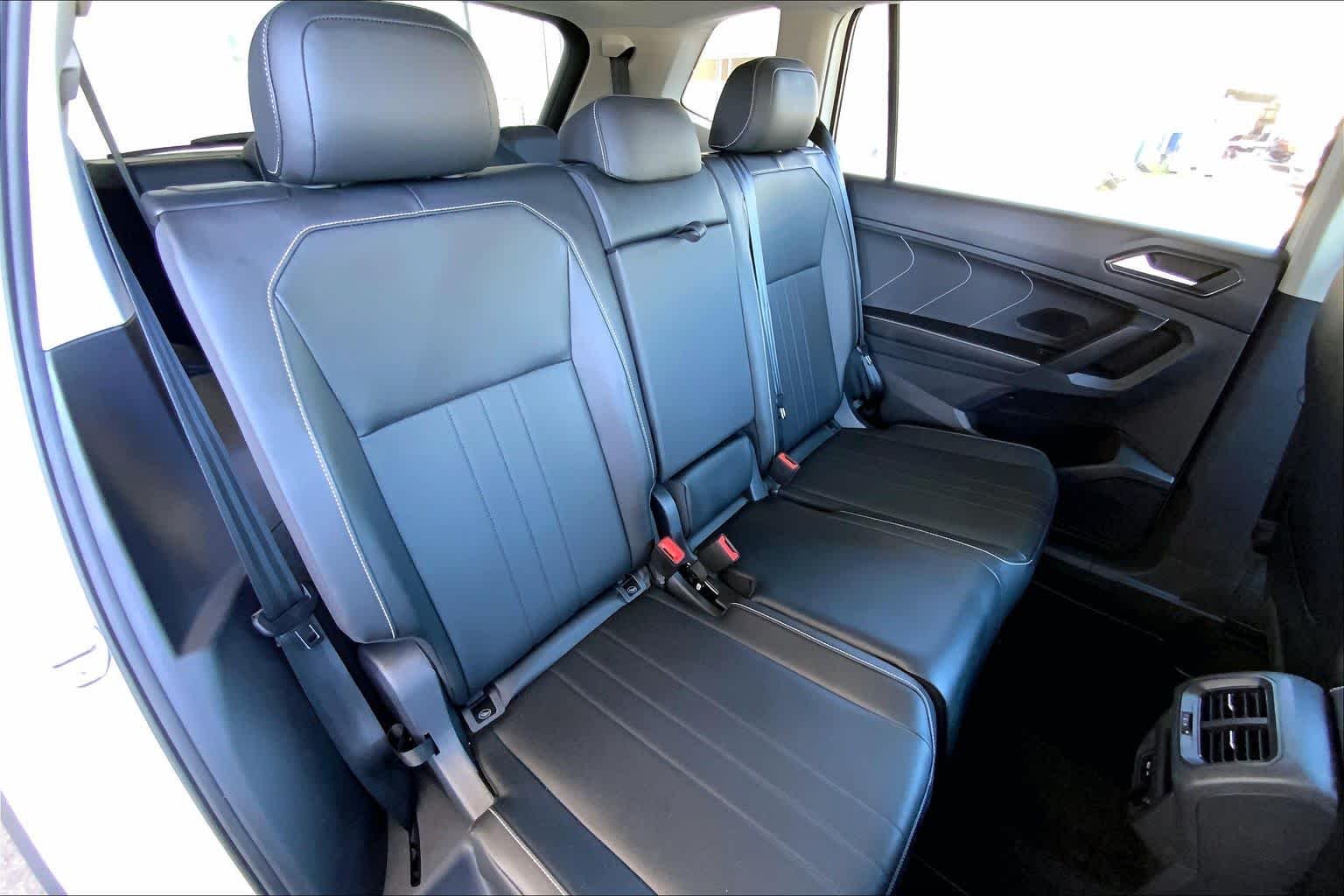 2022 Volkswagen Tiguan SE - Photo 20