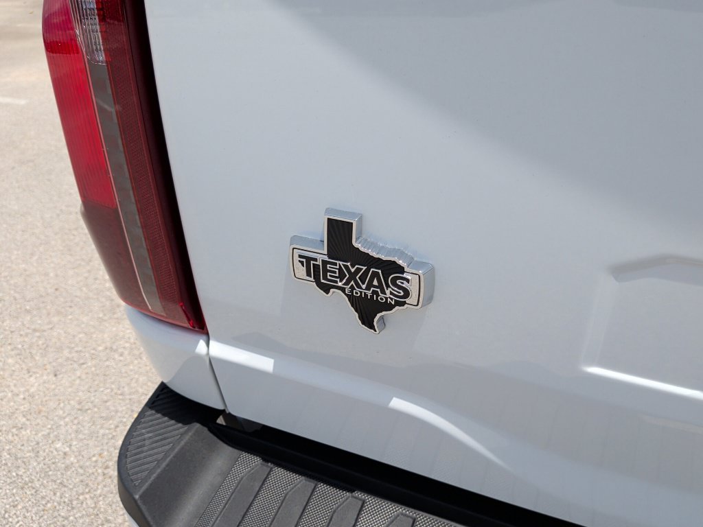 New 2026 Oxford White Ford XLT image 42