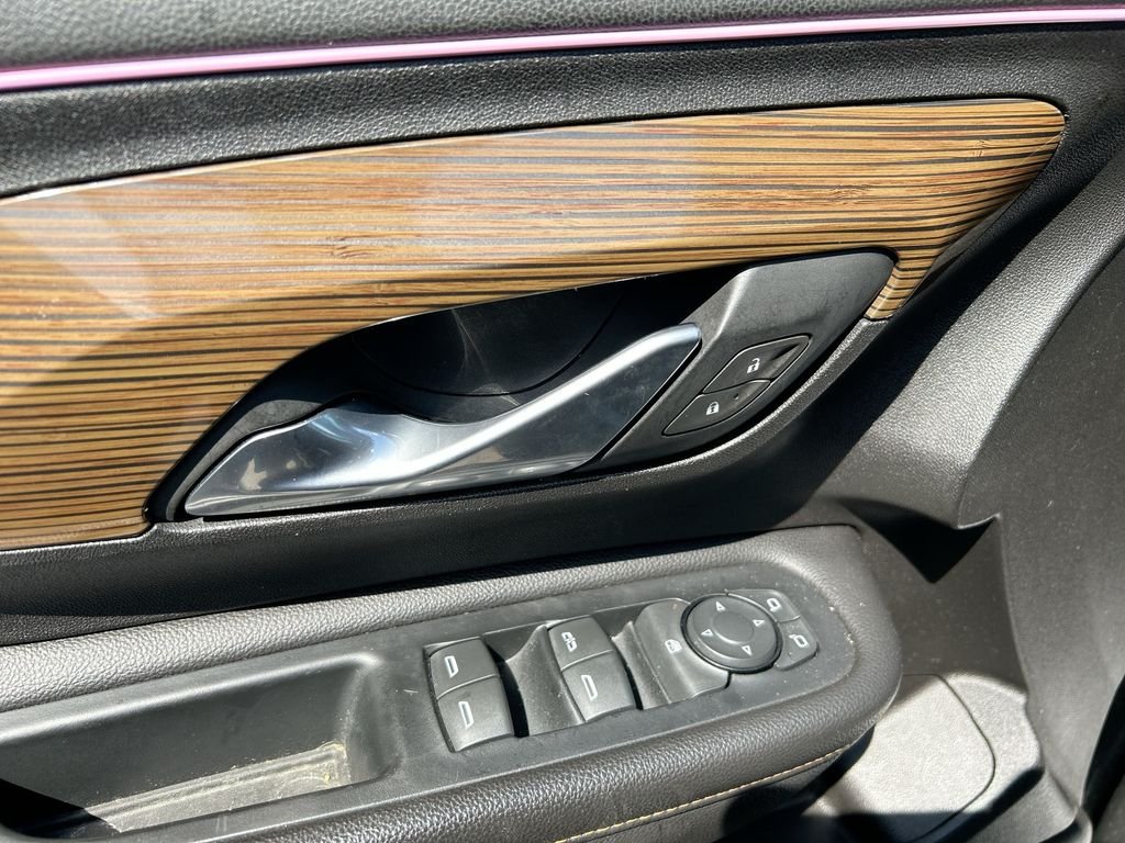 Used 2018 Black GMC SLE image 24