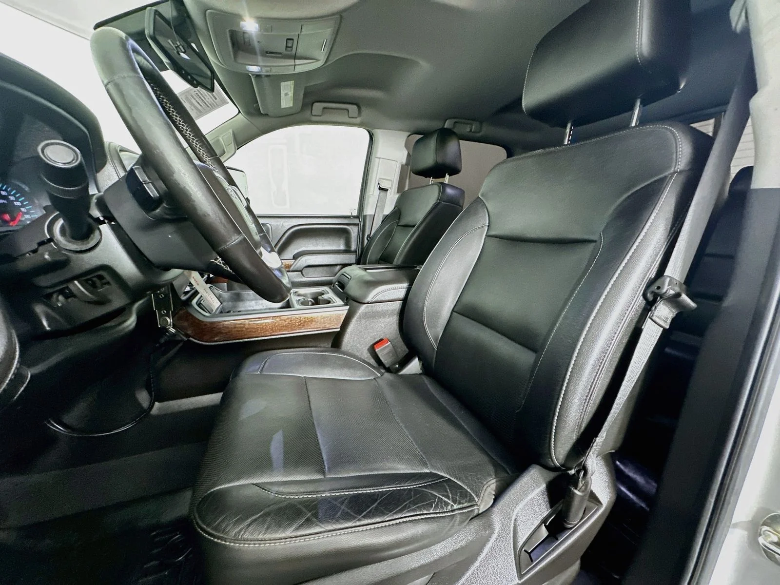 Used 2018 Quicksilver Metallic GMC SLT image 22