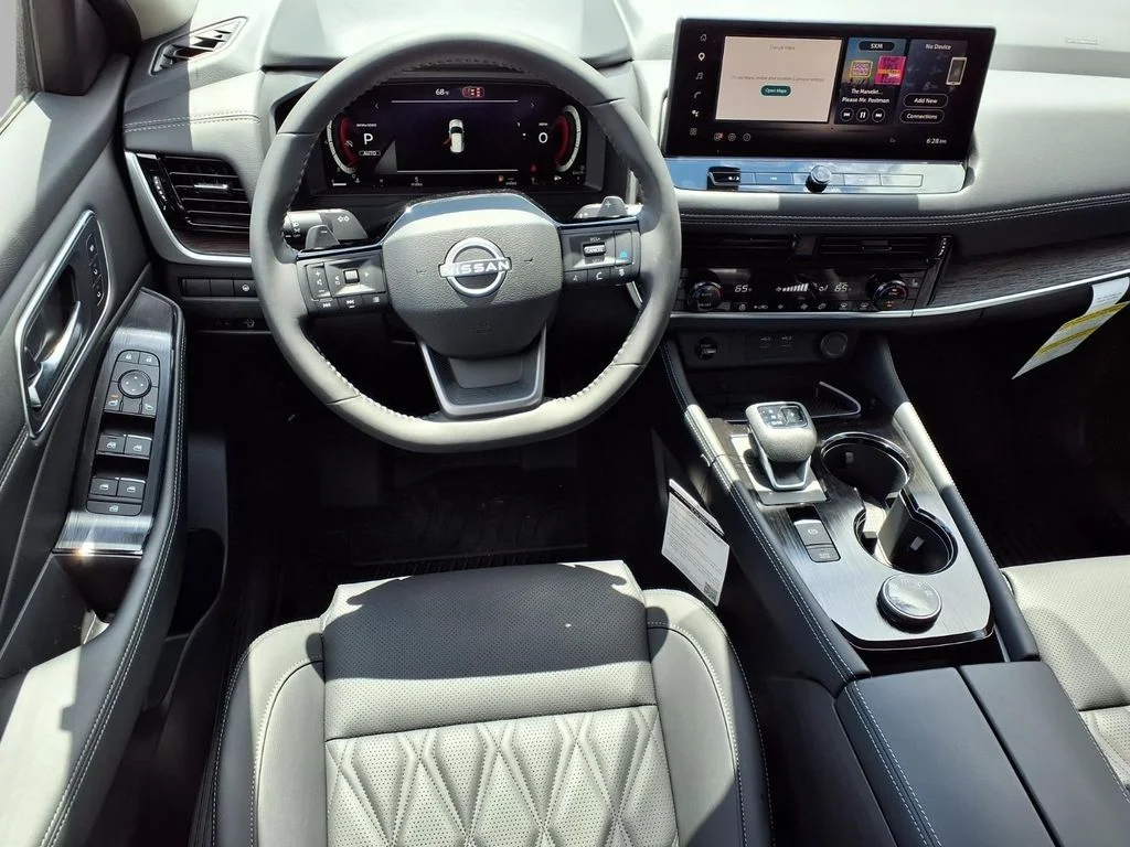 New 2026 Super Black Nissan Platinum image 4