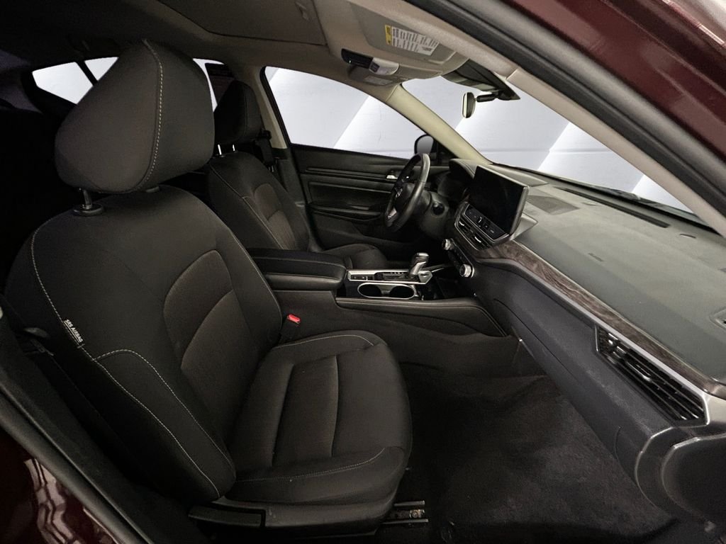 Used 2024 Red Nissan 2.5 SV image 13
