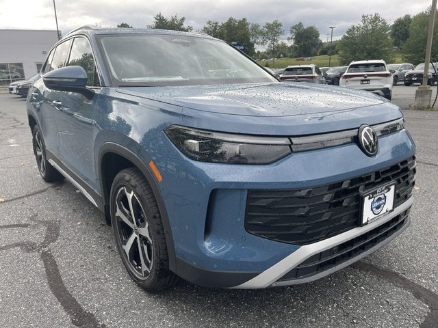 New 2026 Monterey Blue Pearl Volkswagen 2.0T SE image 4