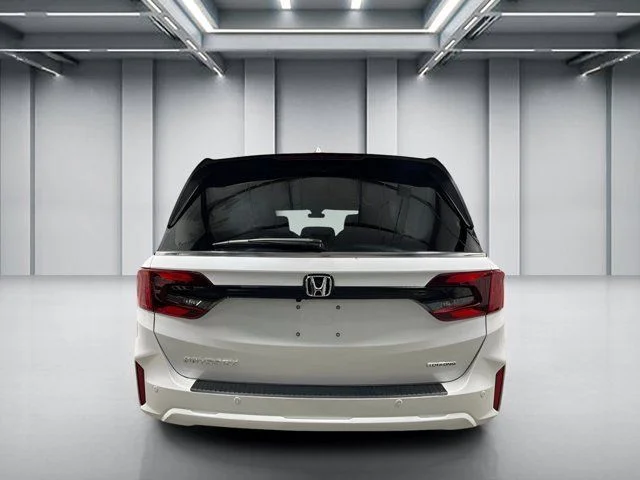 New 2026 Platinum White Pearl Honda Touring image 4
