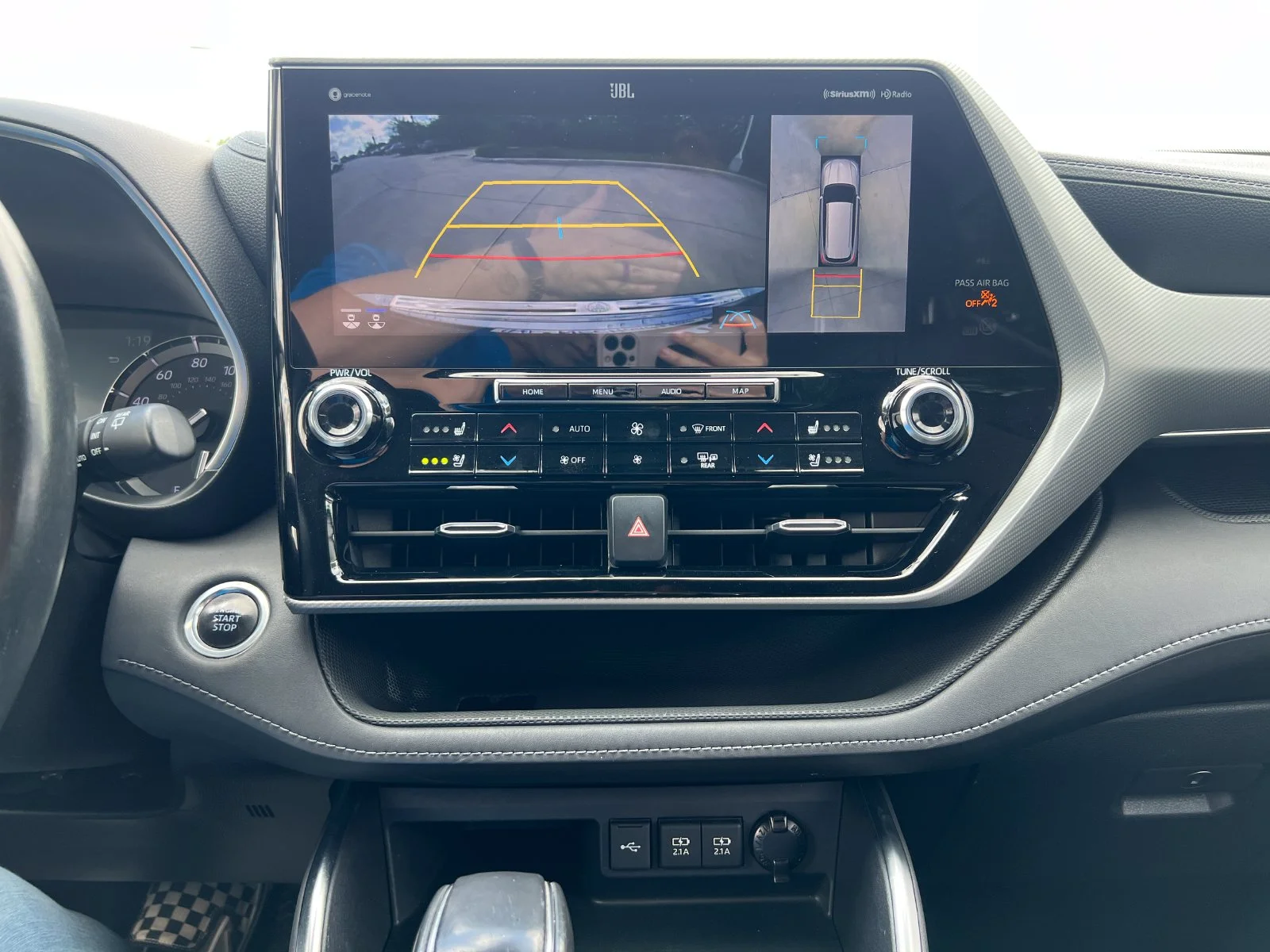 Used 2020 Silver Toyota Platinum image 11