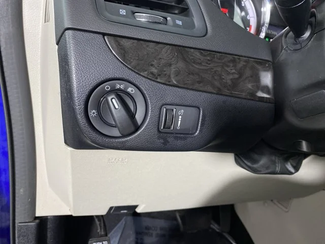 Used 2018 Blue Dodge SE image 22