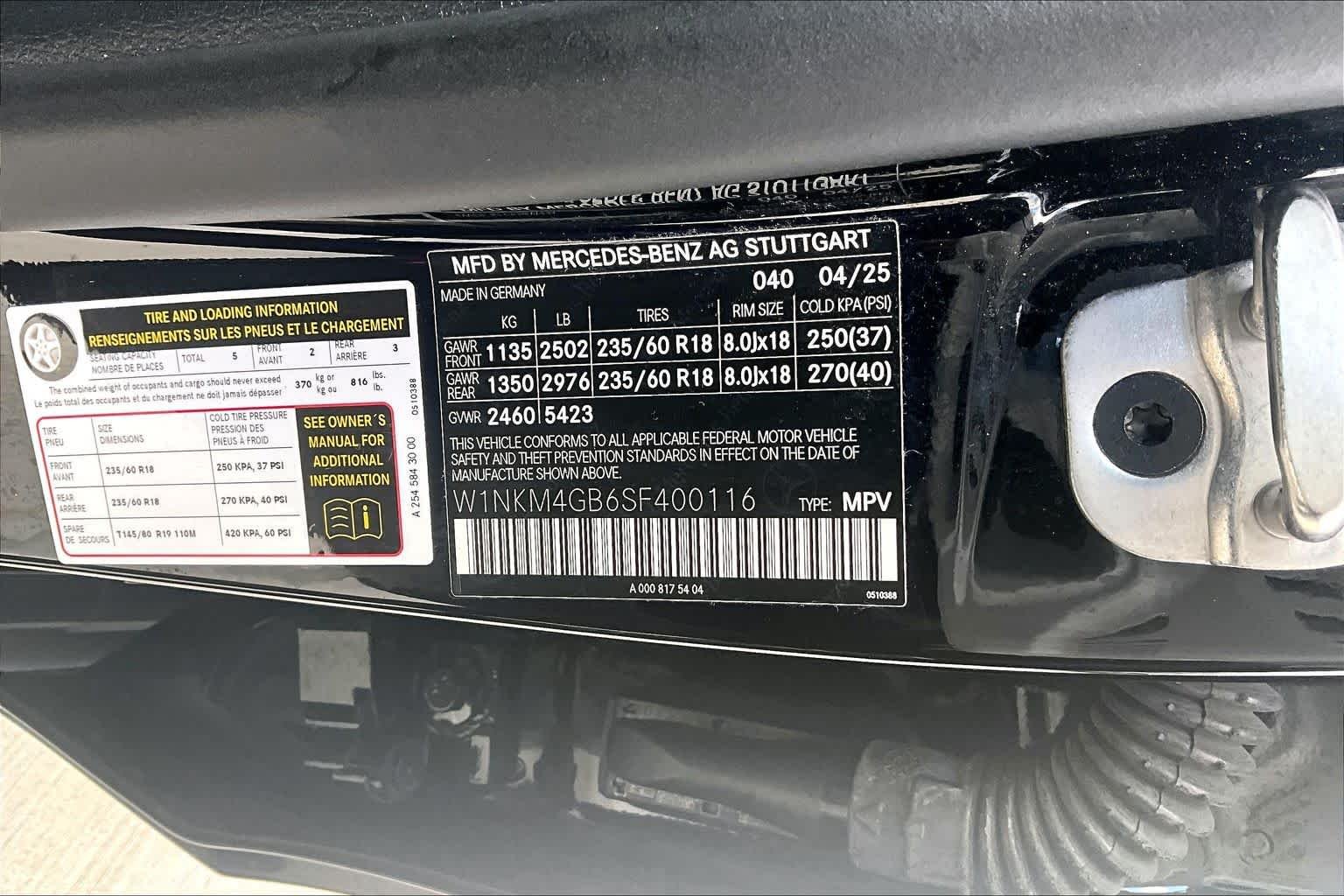 Used 2025 Black Mercedes-Benz GLC 300 image 33