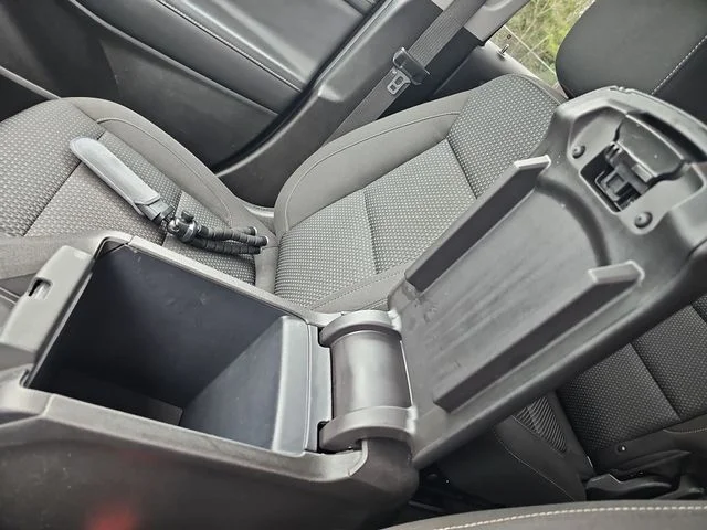 Used 2023 White GMC SLE image 21