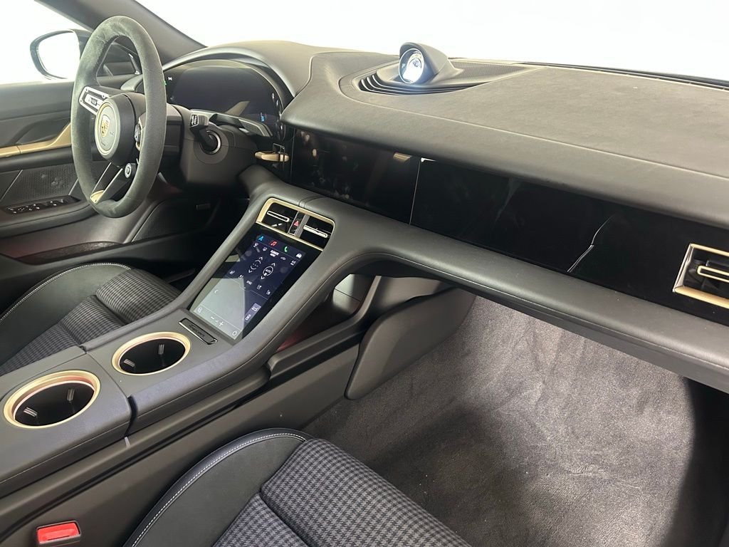 2025 Porsche Taycan S - Photo 19
