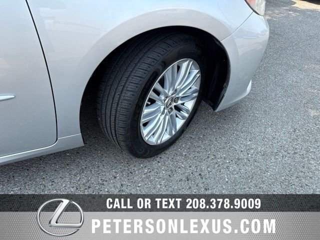 Used 2013 Silver Lexus Premium image 11