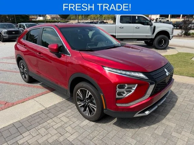 Used 2025 Diamond Red Mitsubishi SE image 1