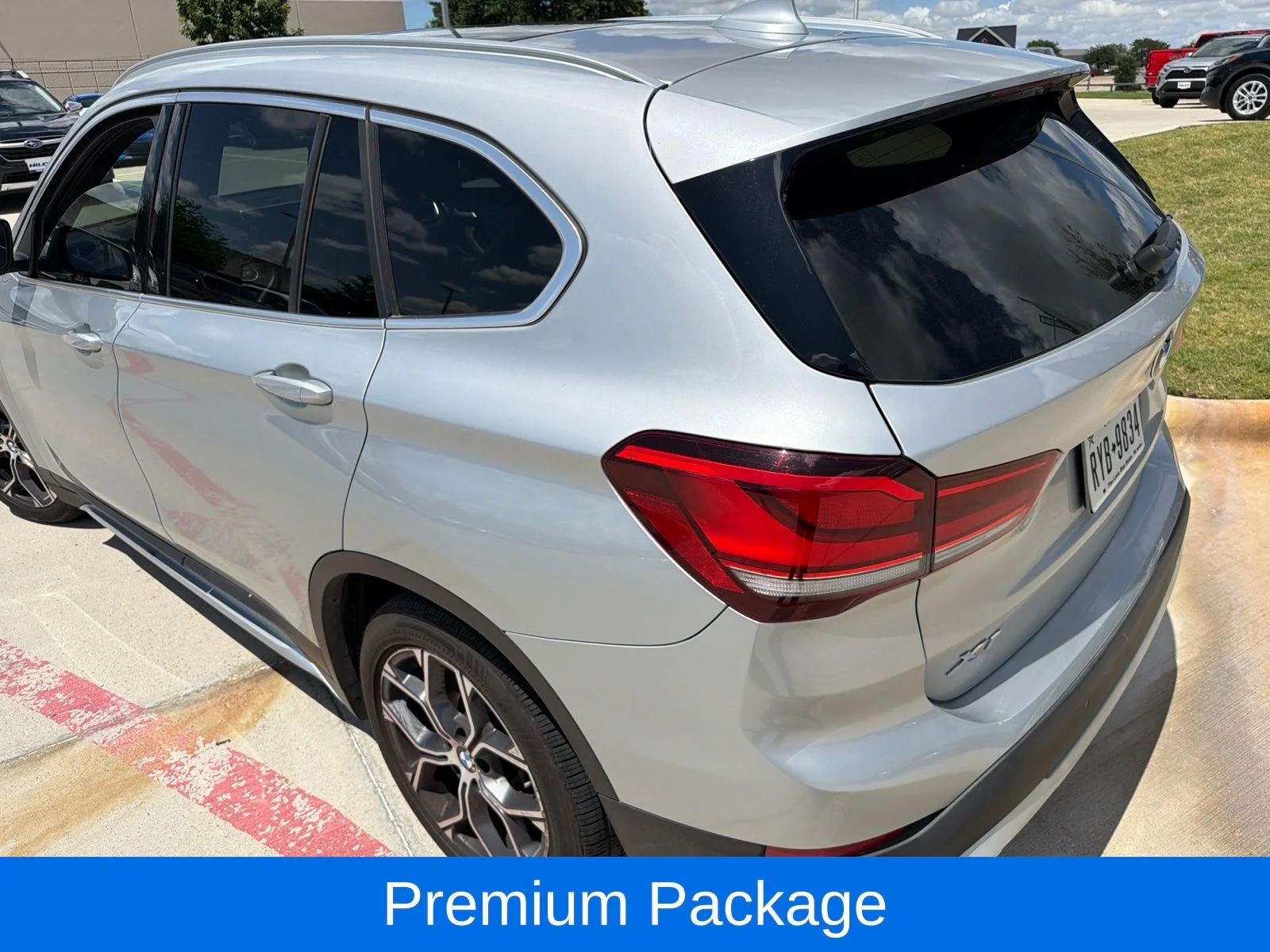 Used 2021 Silver BMW sDrive28i image 4