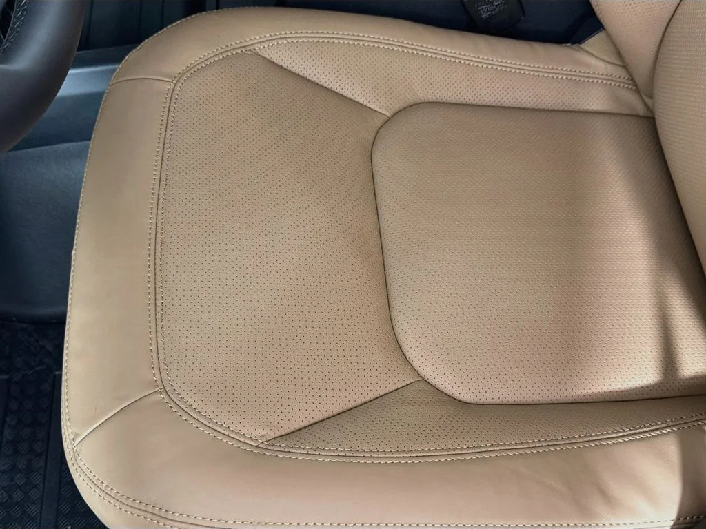 New 2026 Fuji White Land Rover X-Dynamic SE image 20