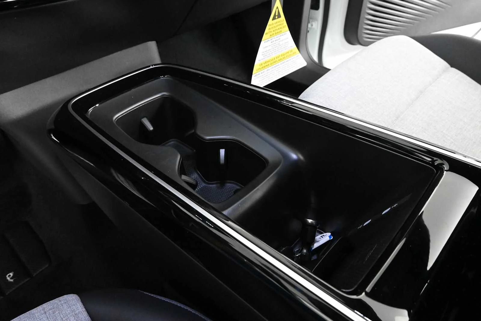 New 2026 OPAL WHITE Volkswagen Pro image 25