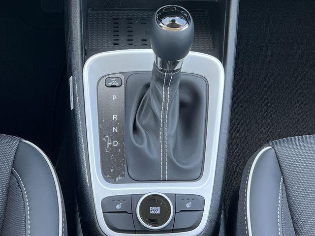 New 2026 White Hyundai SEL w/Two-Tone Roof image 18