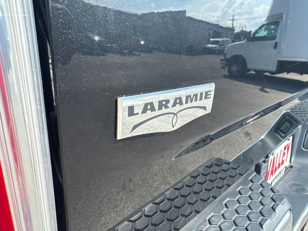Certified Used 2018 Brilliant Black Crystal Pearlcoat Ram Laramie image 49