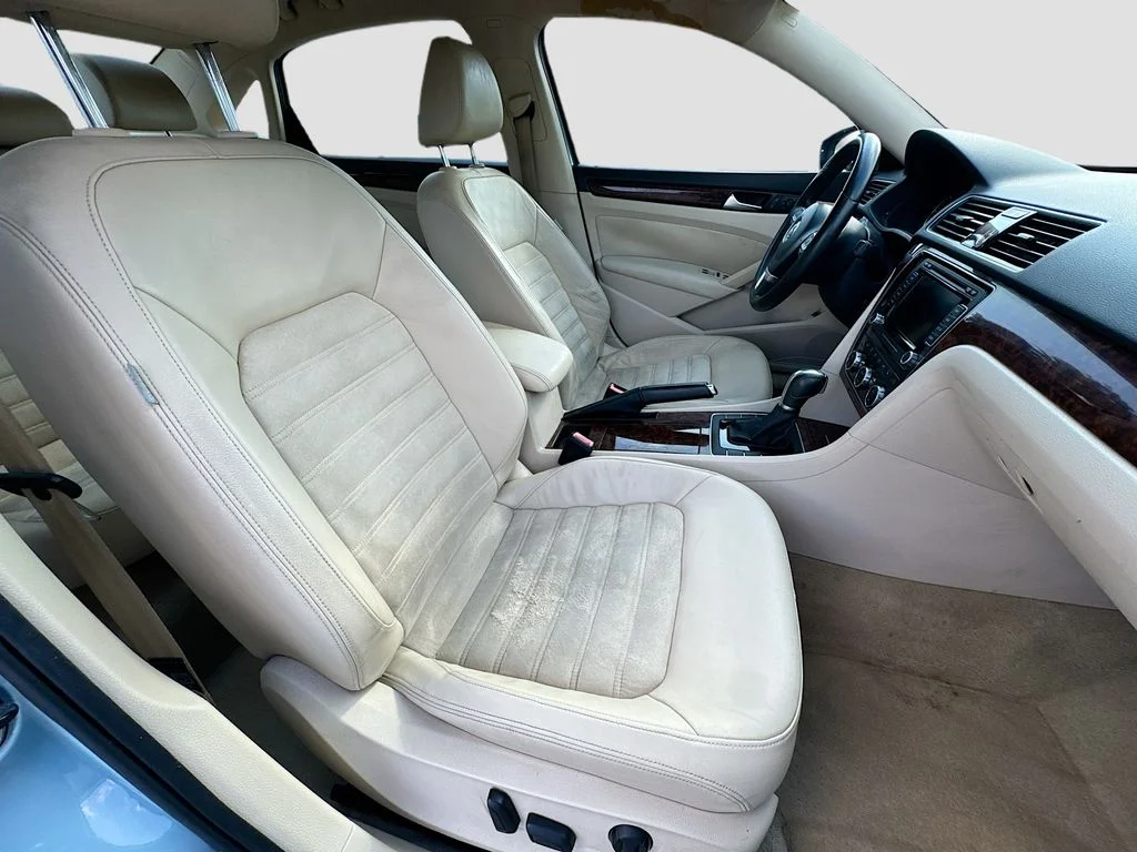 Used 2012 Blue Volkswagen TDI SEL Premium image 32