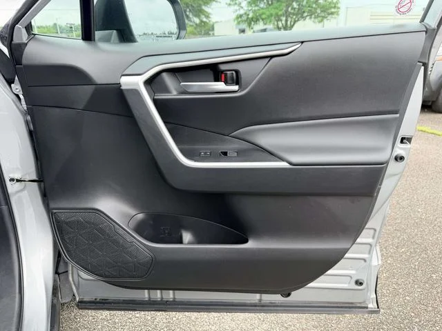 Used 2025 Silver Toyota XLE image 8