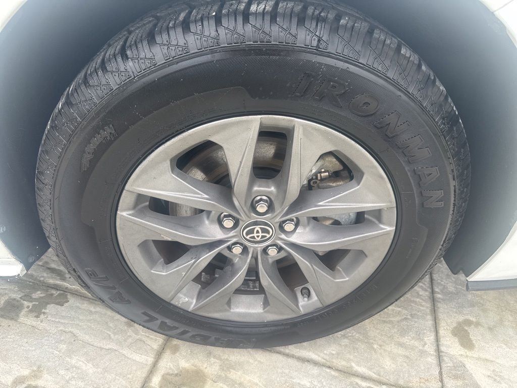 Used 2025 Beige Toyota XLE image 12