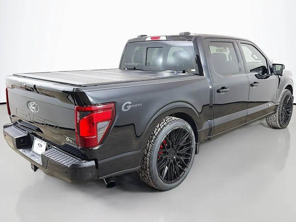 New 2025 Agate Black Metallic Ford XLT image 11