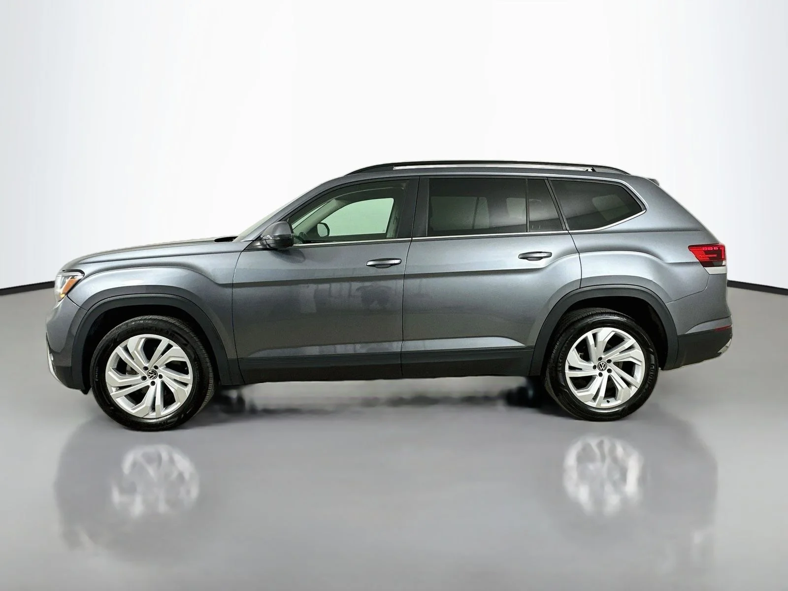 Used 2021  Volkswagen  image 8