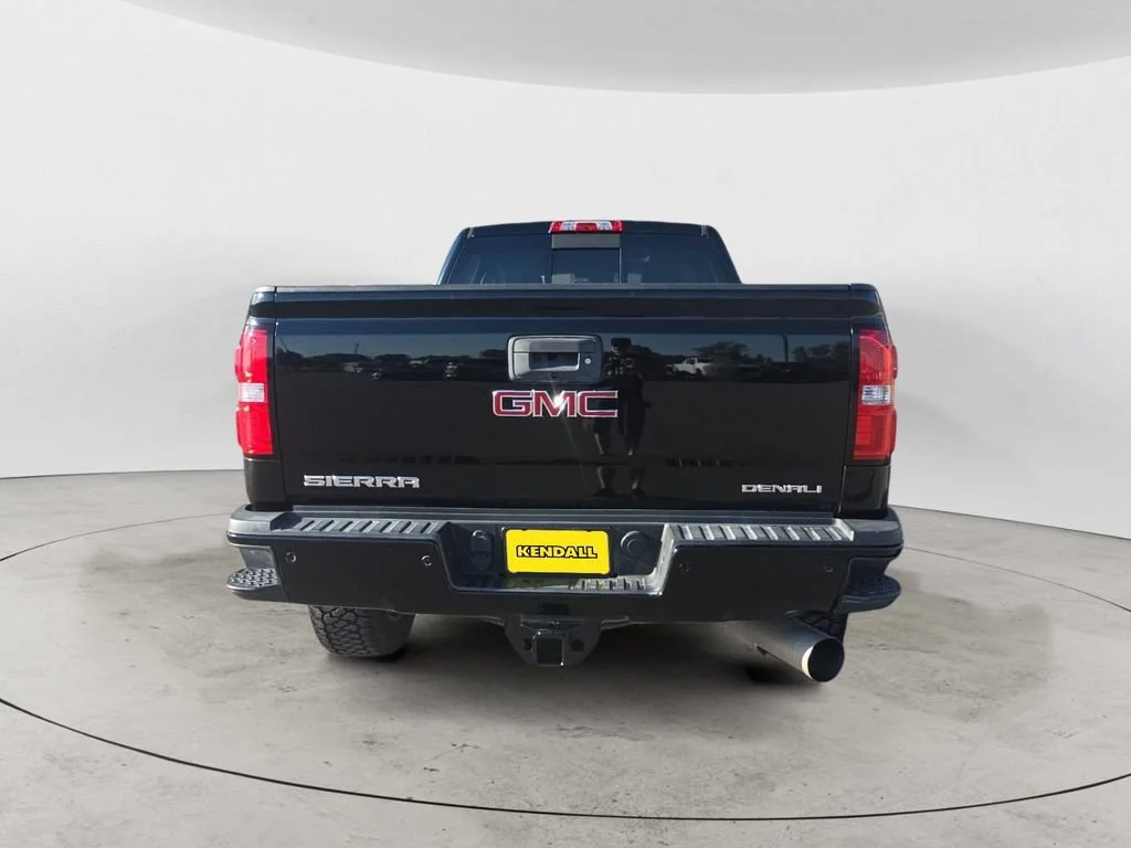 Used 2018 ONYX BLACK GMC Denali image 6
