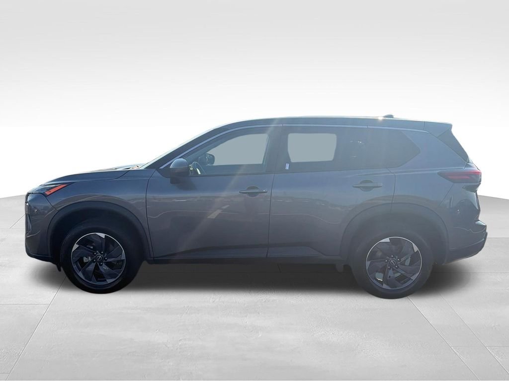 Used 2024 Gray Nissan SV image 2