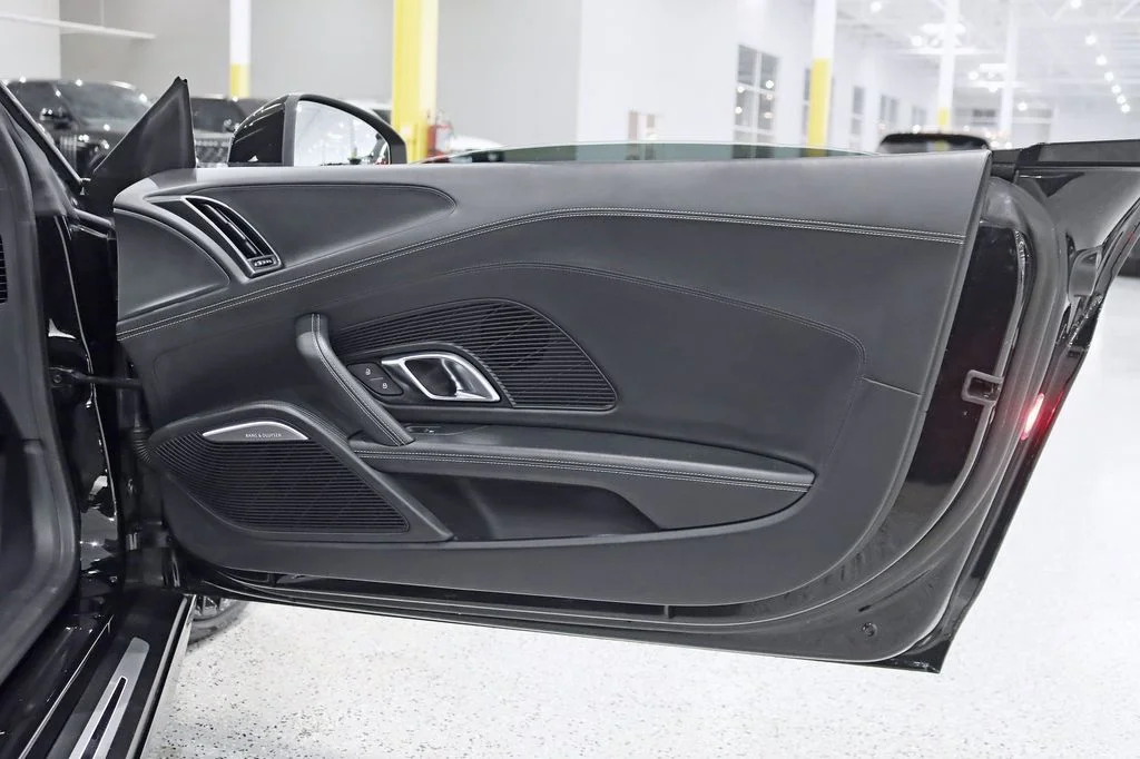 Used 2017 Black Audi 5.2 image 33