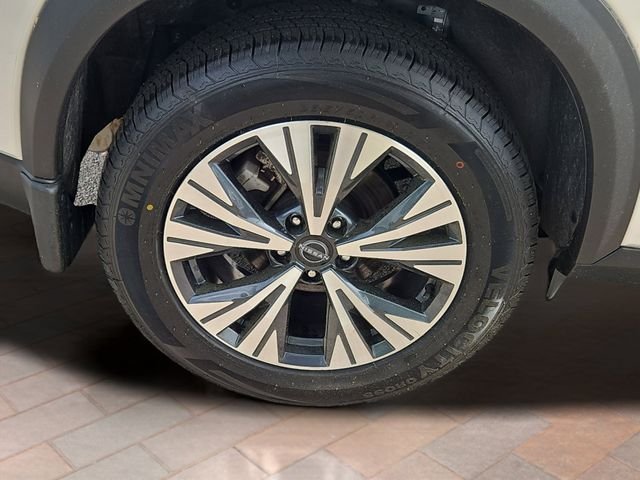 Used 2023 Brilliant Silver Metallic Nissan SV image 5
