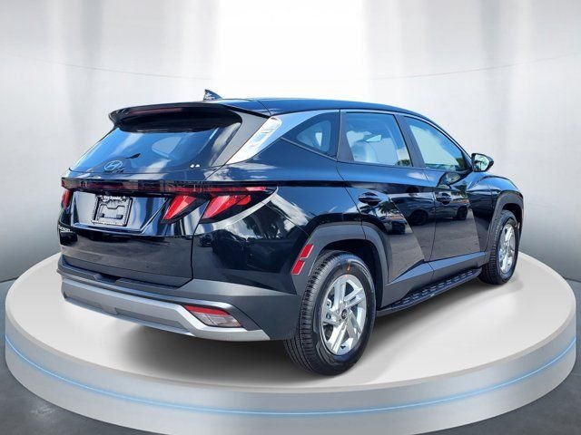 New 2026 Black Hyundai SE FWD image 4