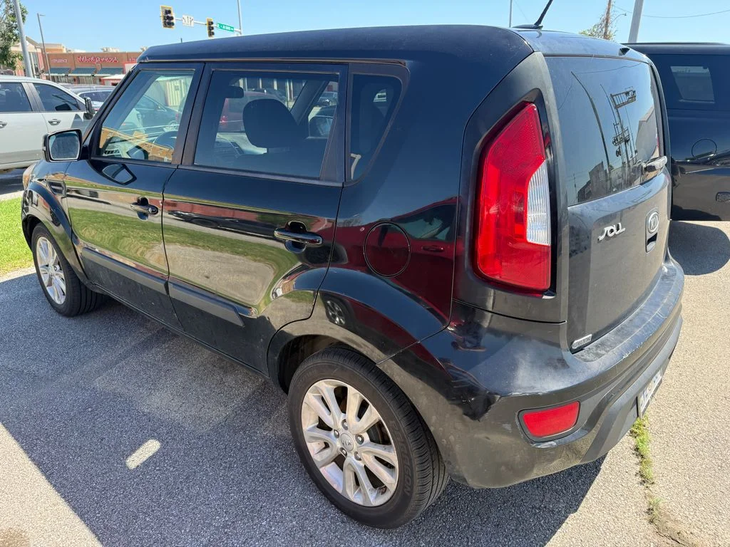 Used 2012 Gray Kia Plus image 7