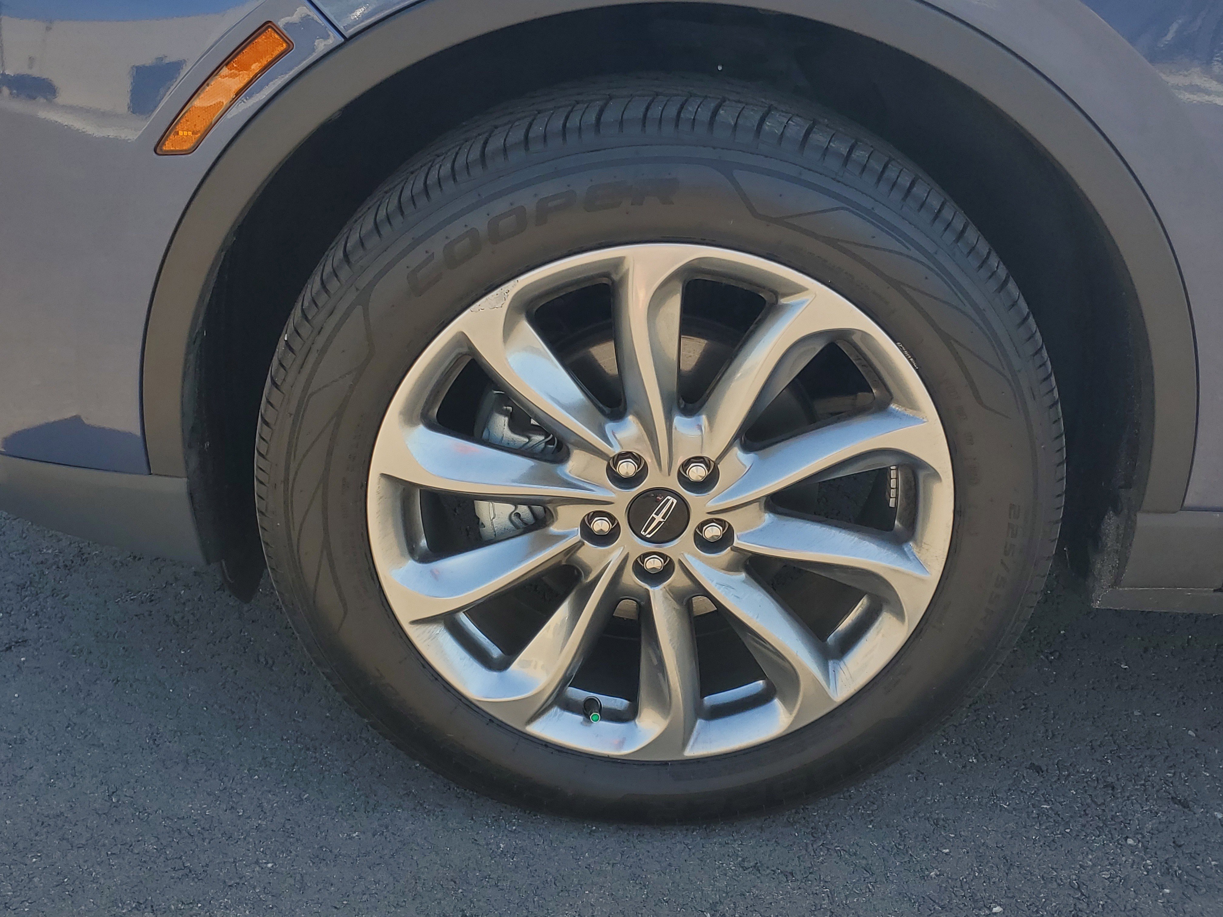 Used 2022 Gray Lincoln Standard image 10