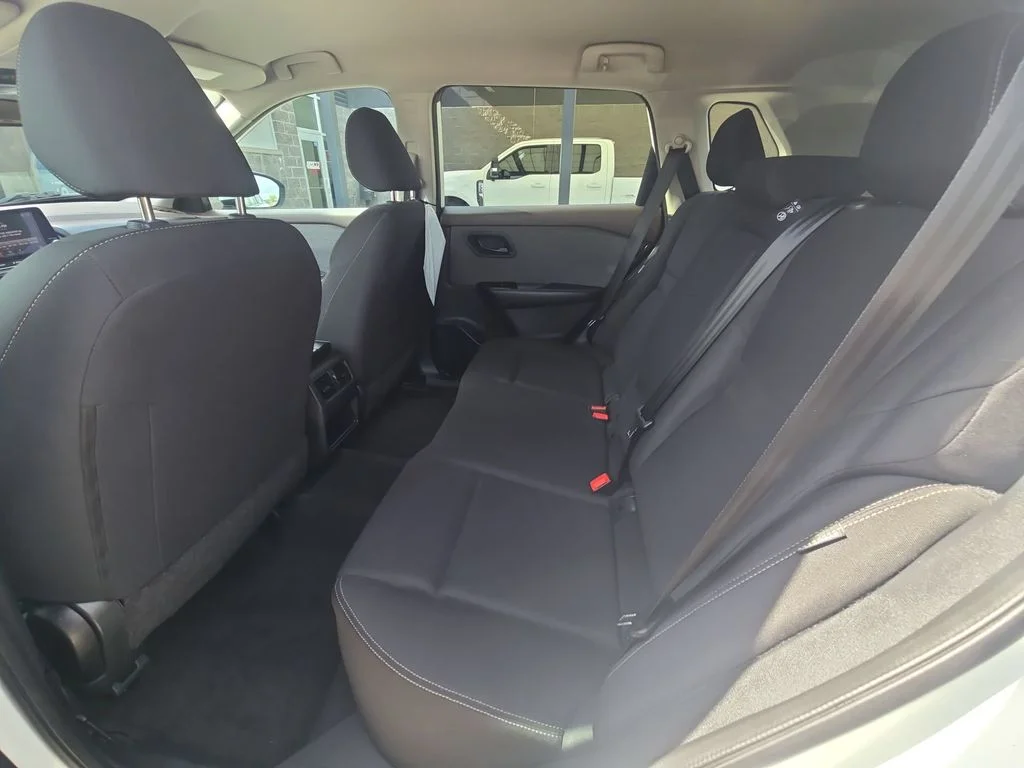 Used 2023 White Nissan S image 40