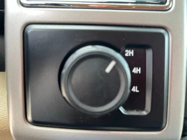 Used 2020 White Ford Lariat image 23
