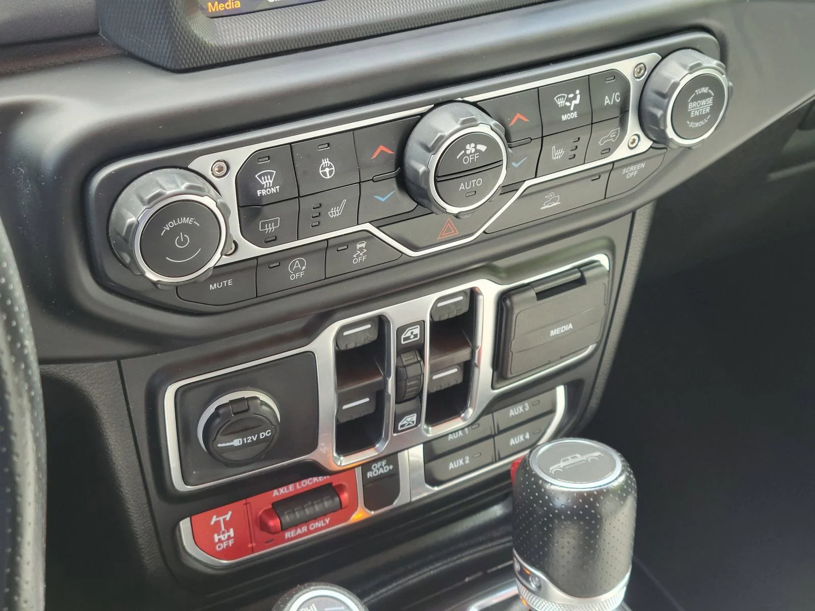 Used 2021 Gray Clearcoat Jeep Mojave image 18