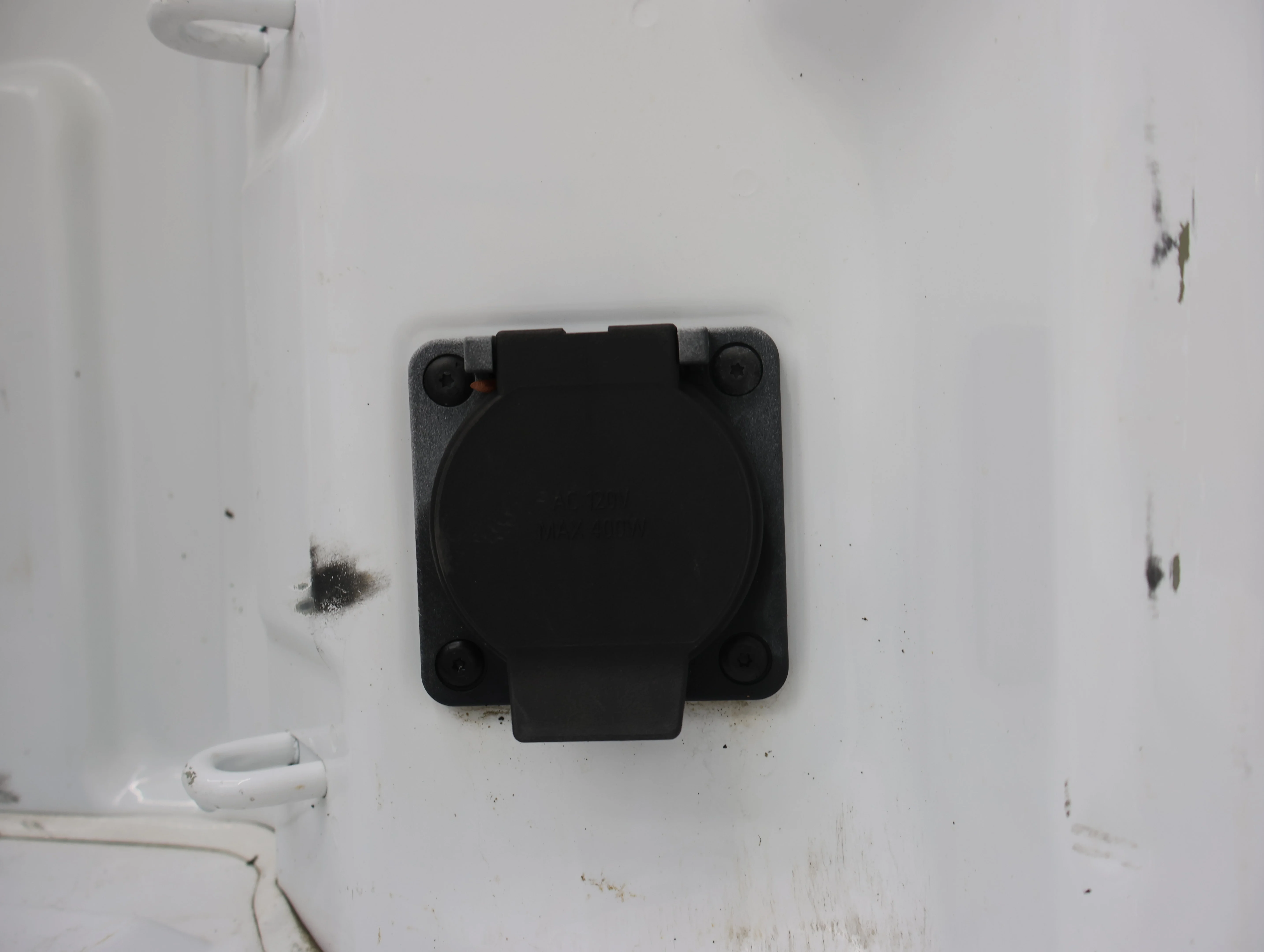 Used 2025 Summit White GMC SLE image 29