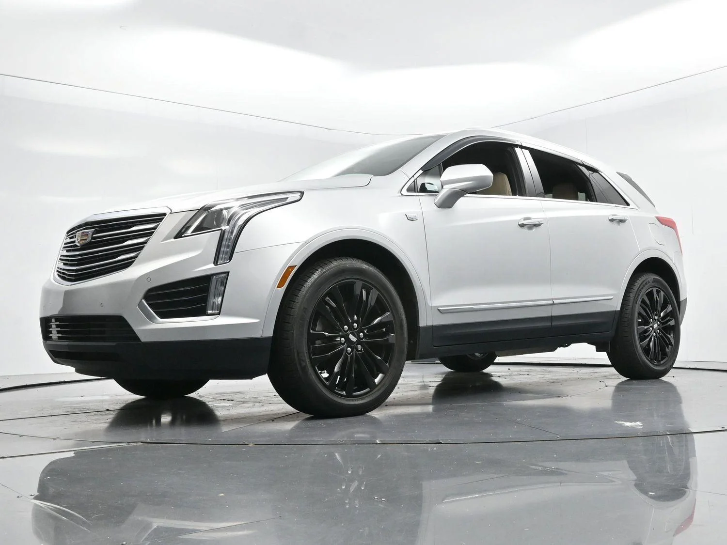 Used 2019 RADIANT SILVER METALLIC Cadillac Luxury FWD image 47